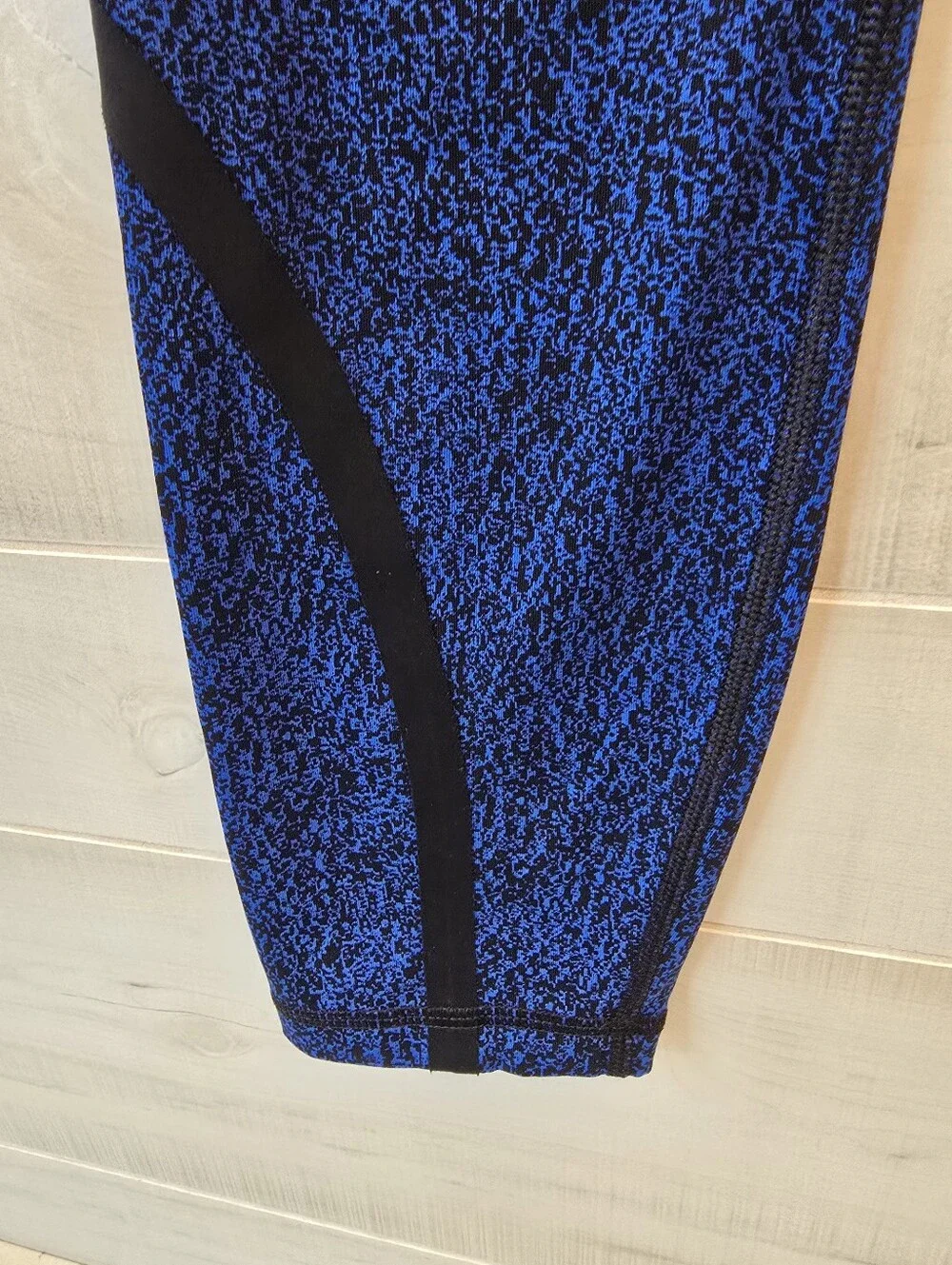 {8} Lululemon On Track Tight Circuit Cerulean Black Blue